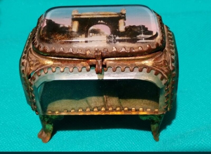 Caseta de bijuterii Belle Epoque, anii 1890-1900